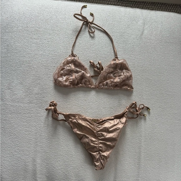 Beach Bunny Rosie Bikini Set - Picture 6 of 6